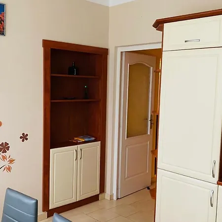 Furesz Apartman Apartment